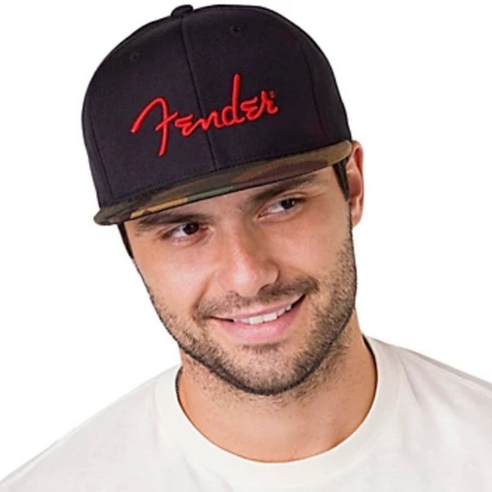 NWT New Fender Guitar Black & Camouflage Snapback Flatbill Hat w/Red Logo OS